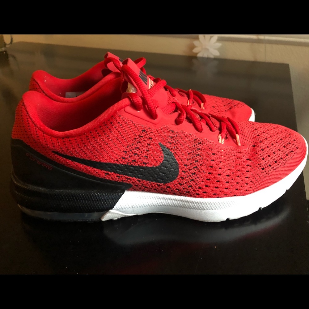 NEW Nike Air Max Typha